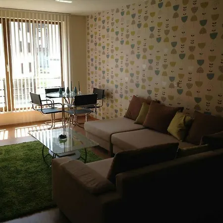 公寓 Magernica 4 *